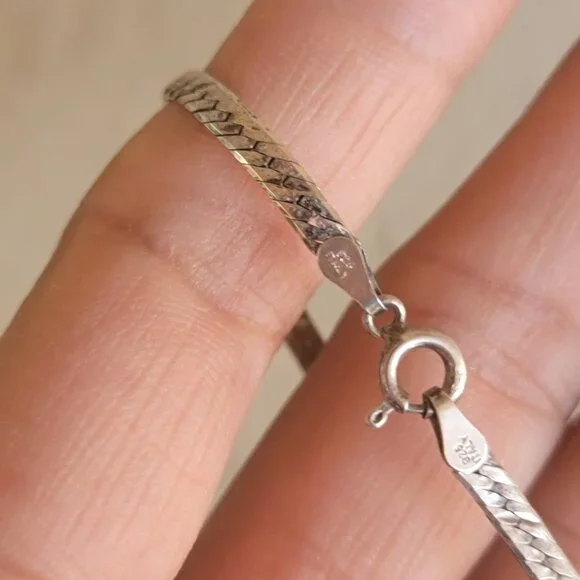 Lovely vintage 925 sterling silver ITALY etched lines herringbone 3 mm bracelet - Picture 6 of 16